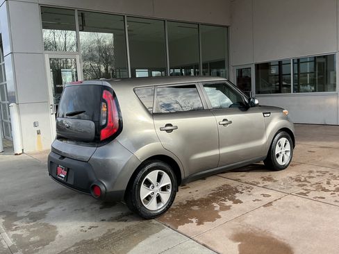 Used 2015 Kia Soul Base image 22