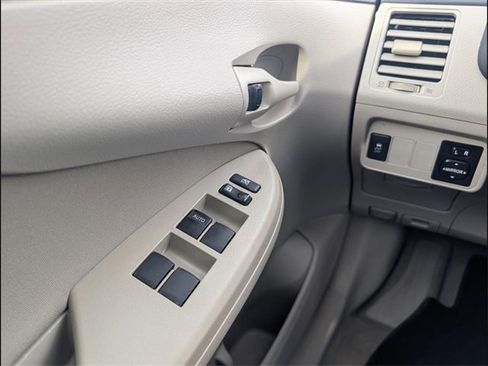 Used 2013 Toyota Corolla L image 16