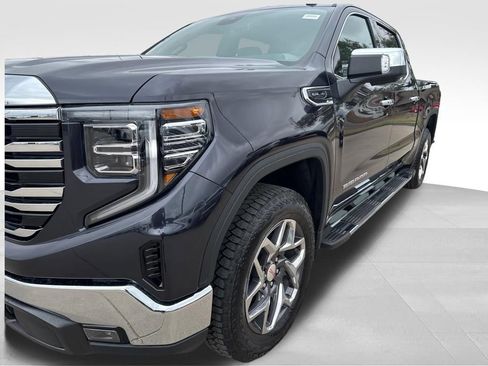 Used 2024 GMC Sierra 1500 SLT w/ SLT Premium Package AWD/4WD image 11