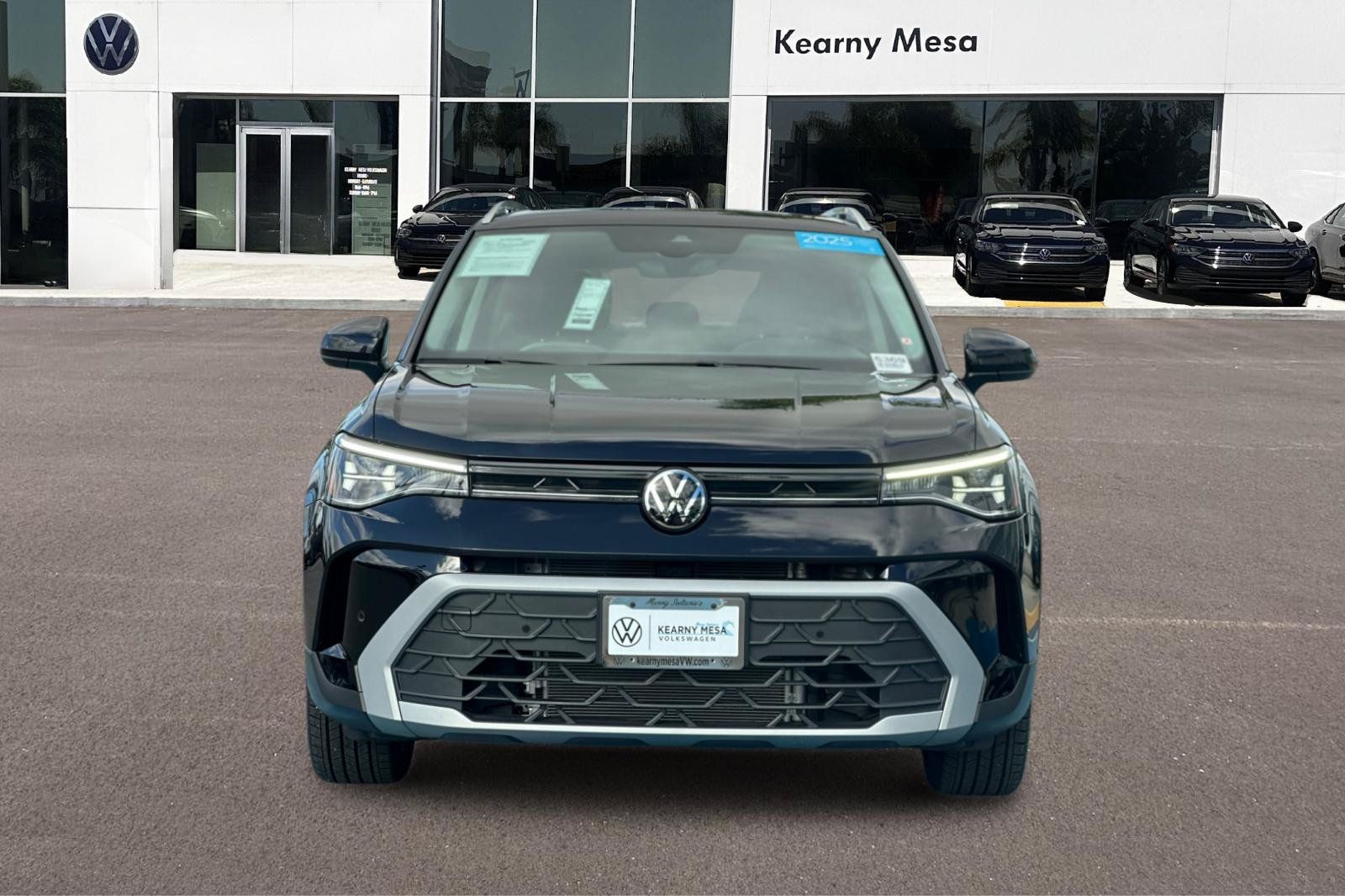 Used 2025 Volkswagen Taos SE FWD image 9