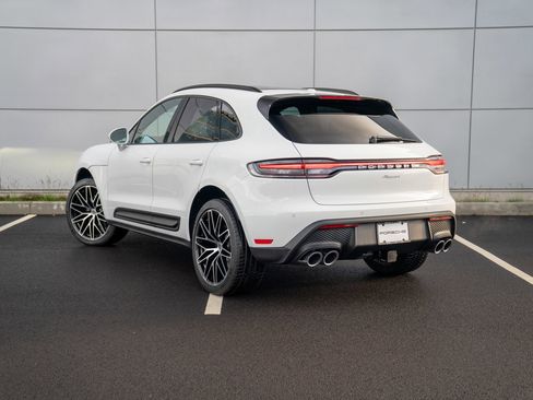 New 2026 Porsche Macan image 3