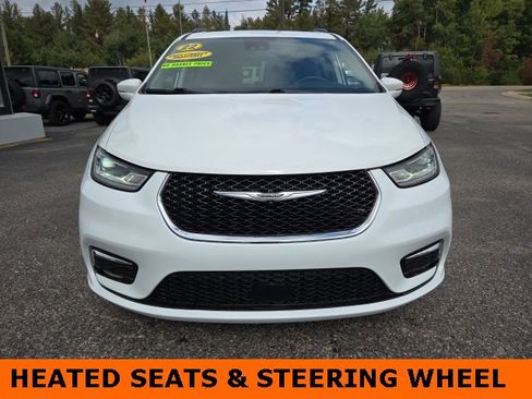 Used 2022 Chrysler Pacifica Touring-L image 3