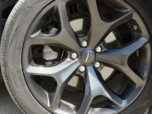 Used 2022 Chrysler 300 Touring w/ Sport Appearance Package RWD image 9