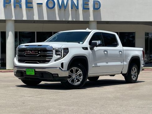 Used 2024 GMC Sierra 1500 SLT RWD image 2