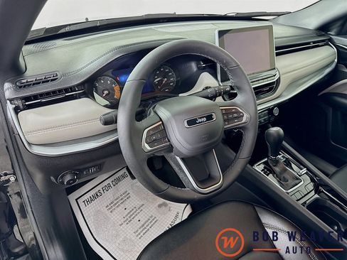 Used 2024 Jeep Compass Limited image 9