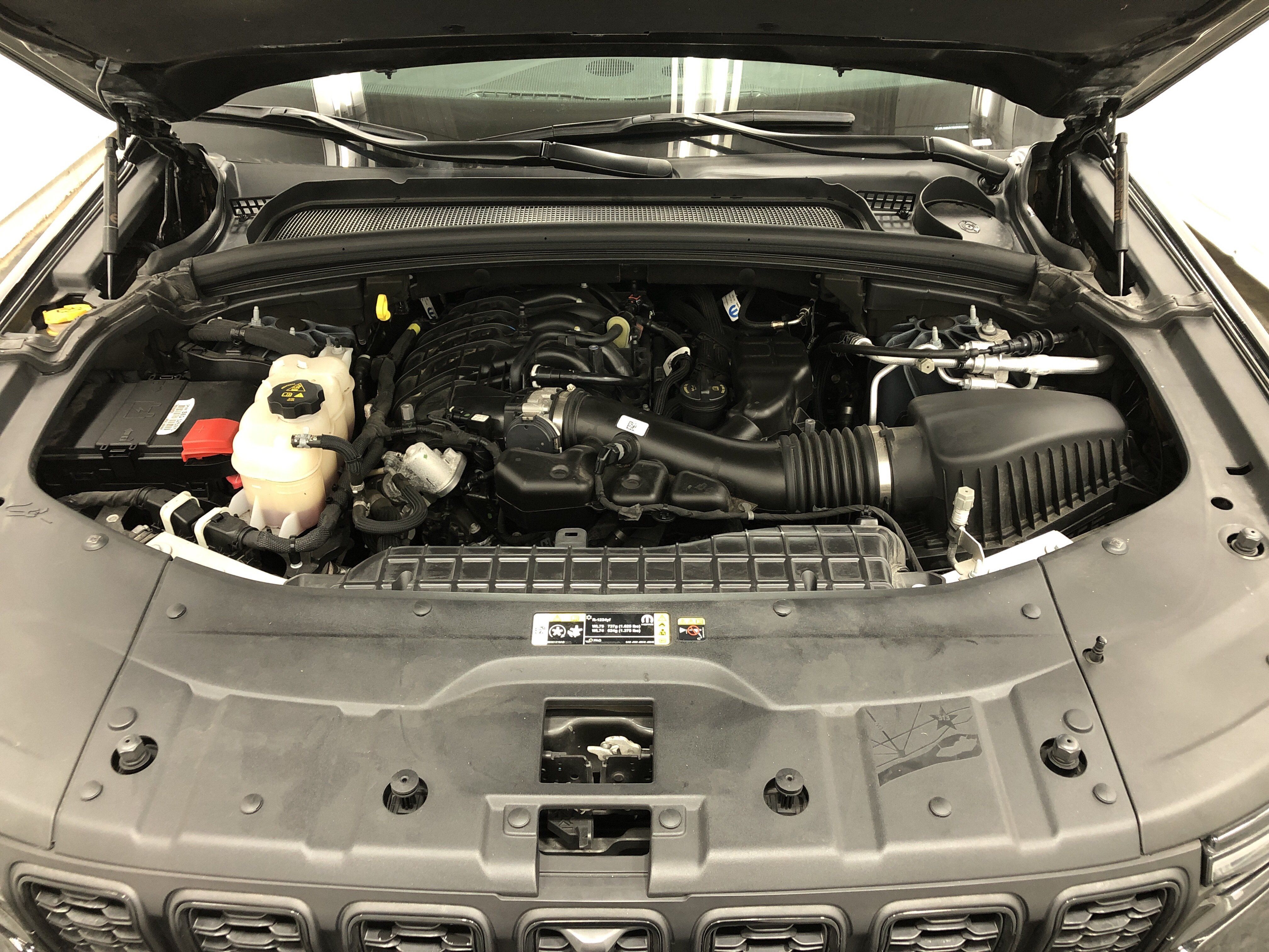 Certified 2024 Jeep Grand Cherokee Limited w/ Luxury Tech Group II AWD/4WD image 8