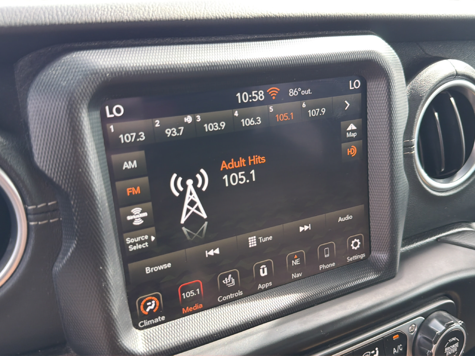 Used 2021 Jeep Gladiator Overland AWD/4WD image 23