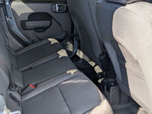 New 2025 Jeep Gladiator Sport image 20