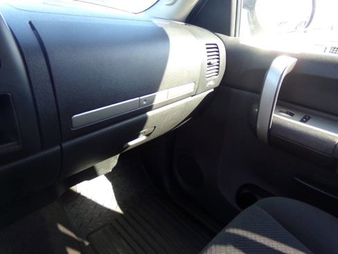 Used 2007 Chevrolet Silverado 2500 LT image 26