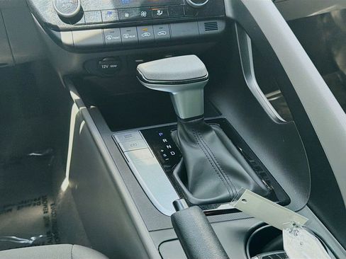 Used 2023 Hyundai Elantra SEL FWD image 14