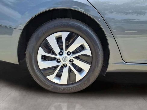 Used 2025 Nissan Altima 2.5 S FWD image 20