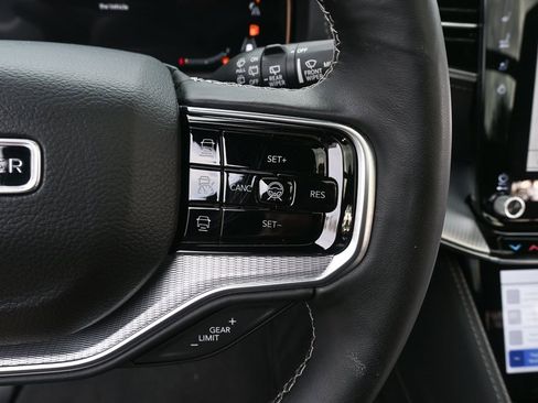 Used 2023 Jeep Grand Wagoneer 4WD w/ Convenience Group III image 11