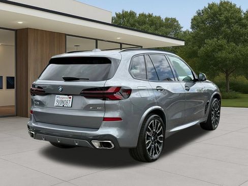 Used 2026 BMW X5 sDrive40i w/ M Sport Package RWD image 8