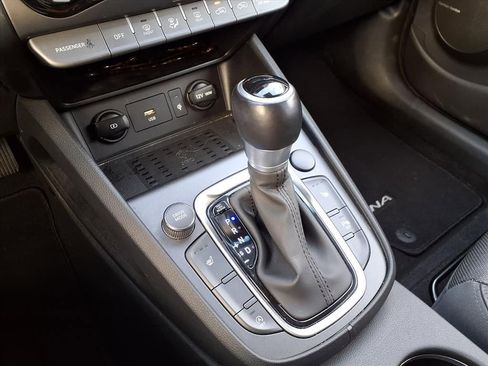 Used 2022 Hyundai Kona Limited w/ Cargo Package image 4