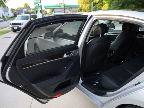 Used 2018 Genesis G80 3.8 w/ Option Group 02 image 17