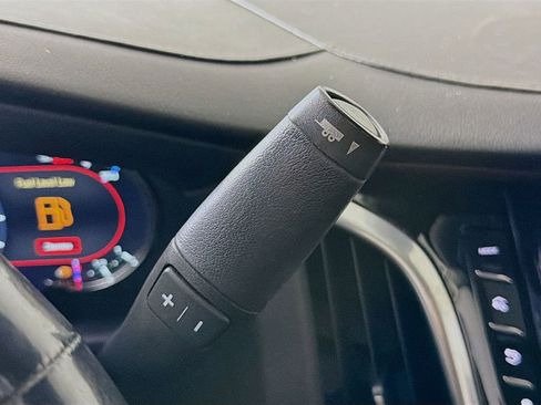 Used 2020 Cadillac Escalade Luxury image 21