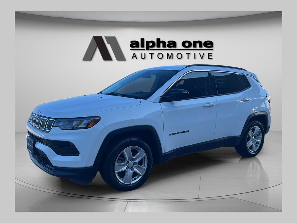 Used 2022 Jeep Compass Latitude w/ Convenience Group FWD image 1