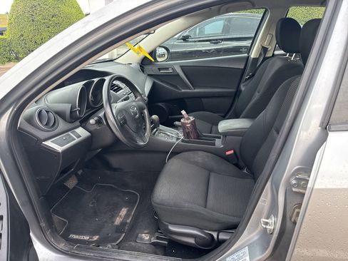 Used 2013 MAZDA MAZDA3 i SV image 8