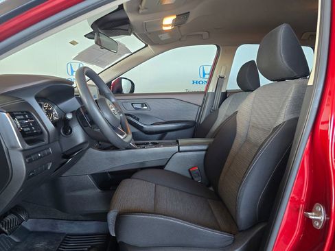 Used 2022 Nissan Rogue SV FWD image 17