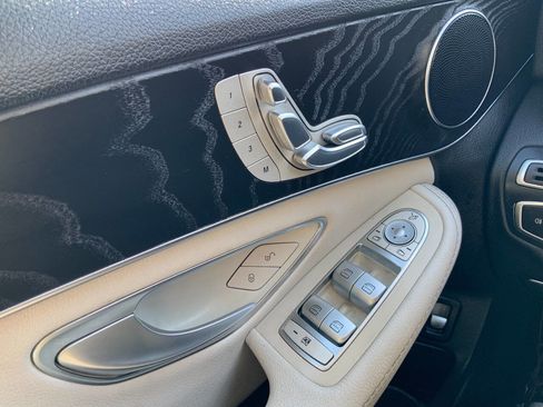 Used 2017 Mercedes-Benz C 300 Sedan image 33