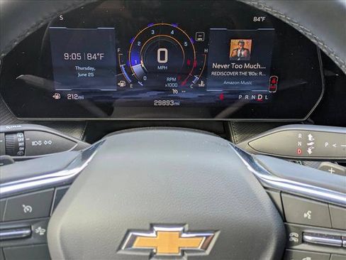 Used 2025 Chevrolet Equinox LT w/ Safety and Technology Package FWD image 9