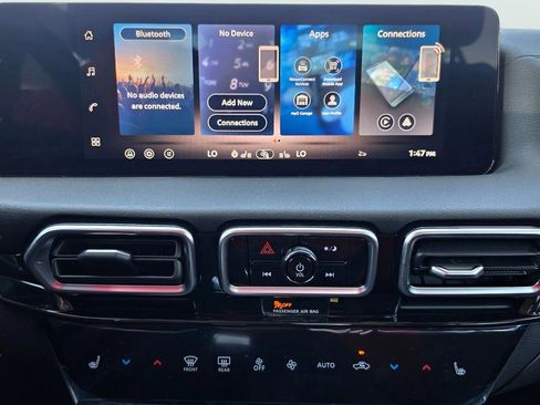 New 2026 Nissan Sentra SR w/ SR Premium Package FWD image 18
