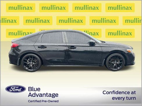Used 2023 Honda Civic Sport image 2