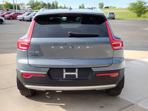 Used 2020 Volvo XC40 T4 Momentum FWD image 18