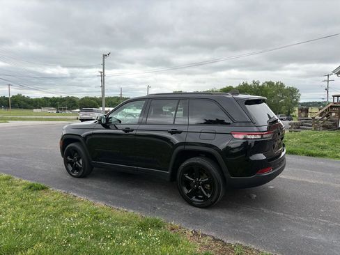 Used 2023 Jeep Grand Cherokee Limited w/ Luxury Tech Group II AWD/4WD image 33