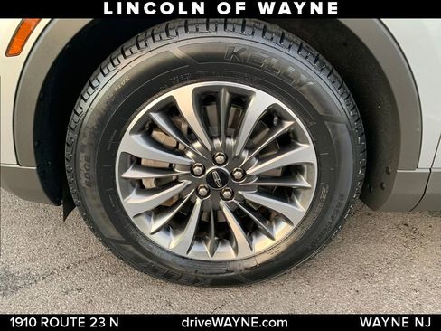 Certified 2022 Lincoln Nautilus AWD w/ Premium Package image 25