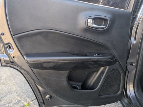 Used 2018 Jeep Compass Latitude image 14