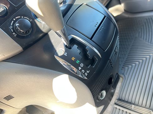 Used 2009 Toyota Sienna LE image 24