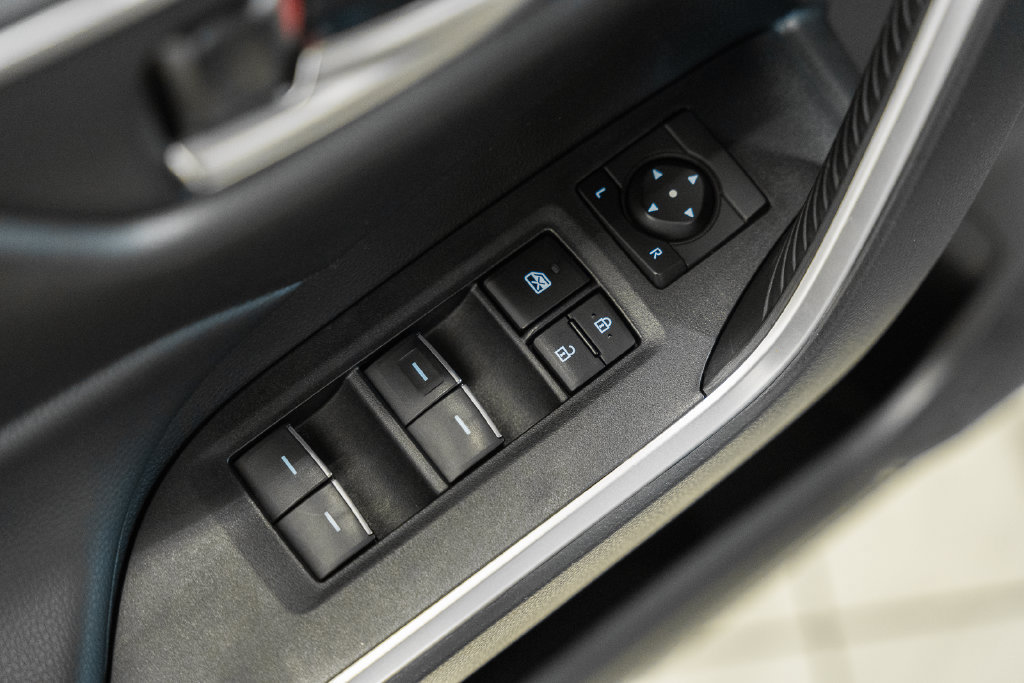 Certified 2025 Toyota RAV4 XLE AWD/4WD image 36
