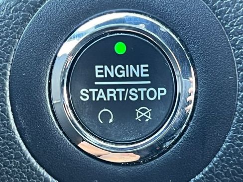 Used 2019 Ford Explorer XLT w/ Equipment Group 202A AWD/4WD image 14