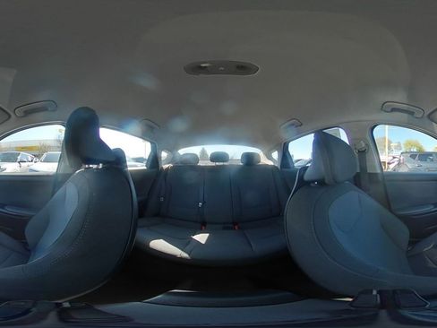 Used 2025 Kia K4 LXS image 41