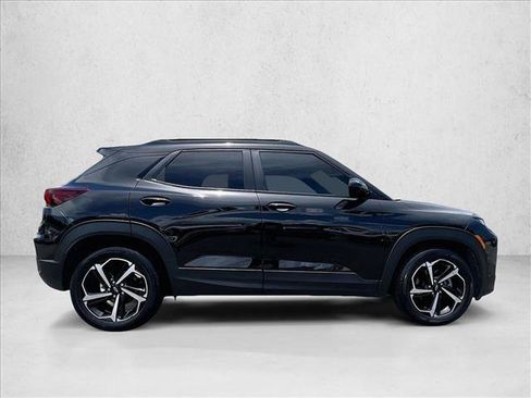 Used 2023 Chevrolet TrailBlazer RS w/ Sun and Liftgate Package FWD image 5