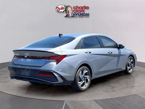 Used 2025 Hyundai Elantra Sport FWD image 5