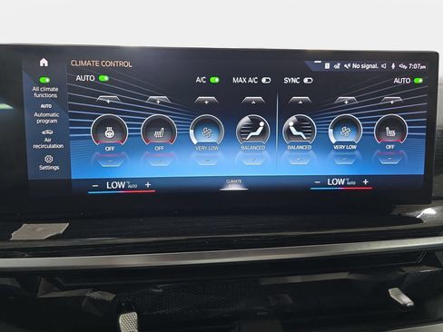 Used 2023 BMW X7 xDrive40i w/ M Sport Package AWD/4WD image 24