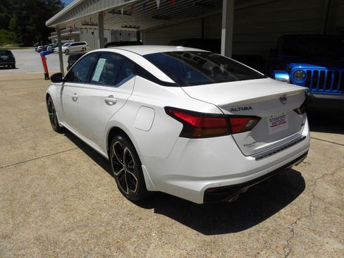 Used 2023 Nissan Altima 2.5 SR w/ SR Premium Package AWD/4WD image 6