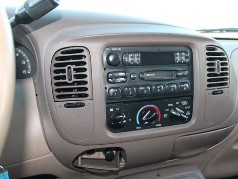 Used 1998 Ford Expedition XLT image 39