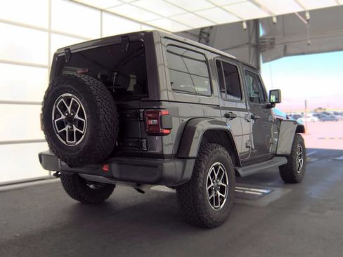 Used 2021 Jeep Wrangler Unlimited Sahara AWD/4WD image 2