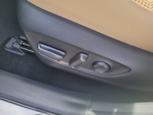 Used 2025 Toyota RAV4 XLE Premium image 22