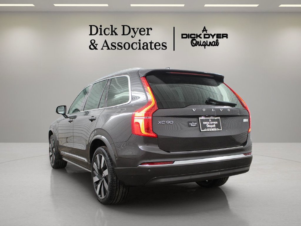 Used 2023 Volvo XC90 T8 Ultimate w/ Protection Package Premier AWD/4WD image 9