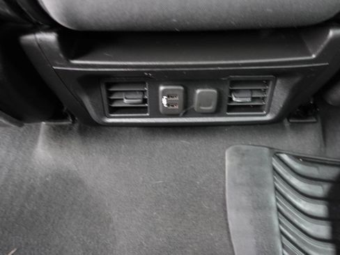 Used 2022 GMC Sierra 1500 SLE w/ X31 Off-Road Package image 40