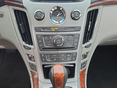 Used 2011 Cadillac CTS Luxury RWD image 24