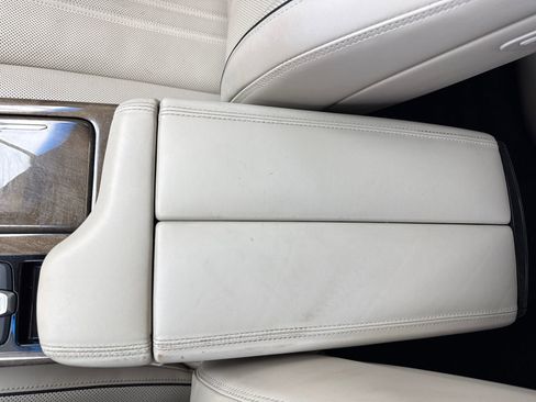Used 2019 Genesis G90 3.3T Premium RWD image 30