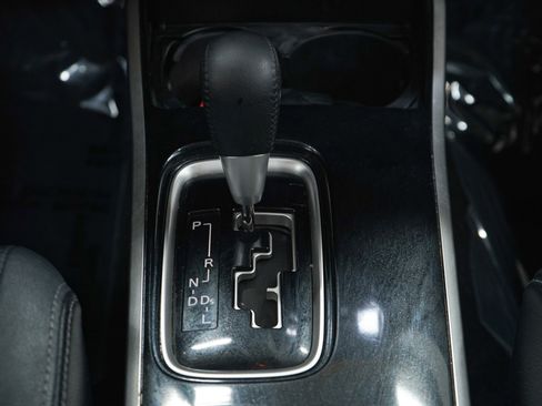 Used 2017 Mitsubishi Outlander SEL image 20