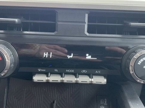 Used 2024 Toyota Tacoma TRD Sport image 18