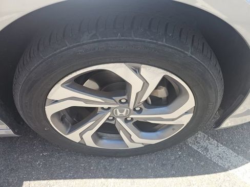 Used 2019 Honda Accord EX image 19