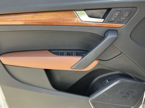 Used 2023 Audi Q5 2.0T Premium w/ Convenience Package image 14